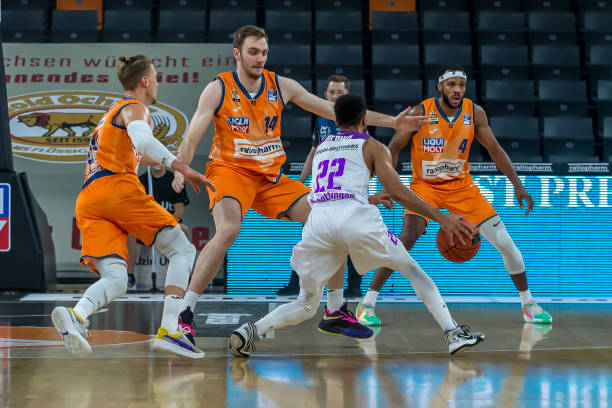 往往被个体 往往被个体