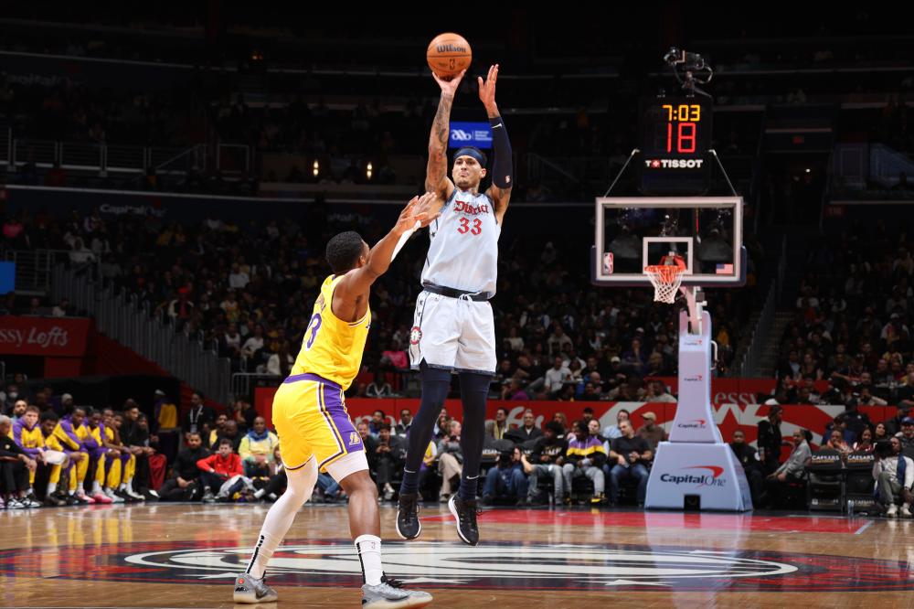 的年轻前锋 的年轻前锋