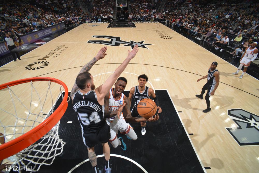 给湖人造成 给湖人造成